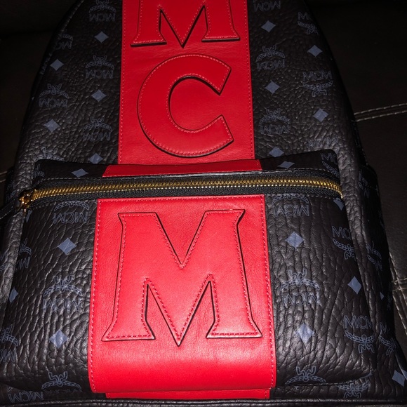 MCM medium backpack black and red - Picture 6 of 8
